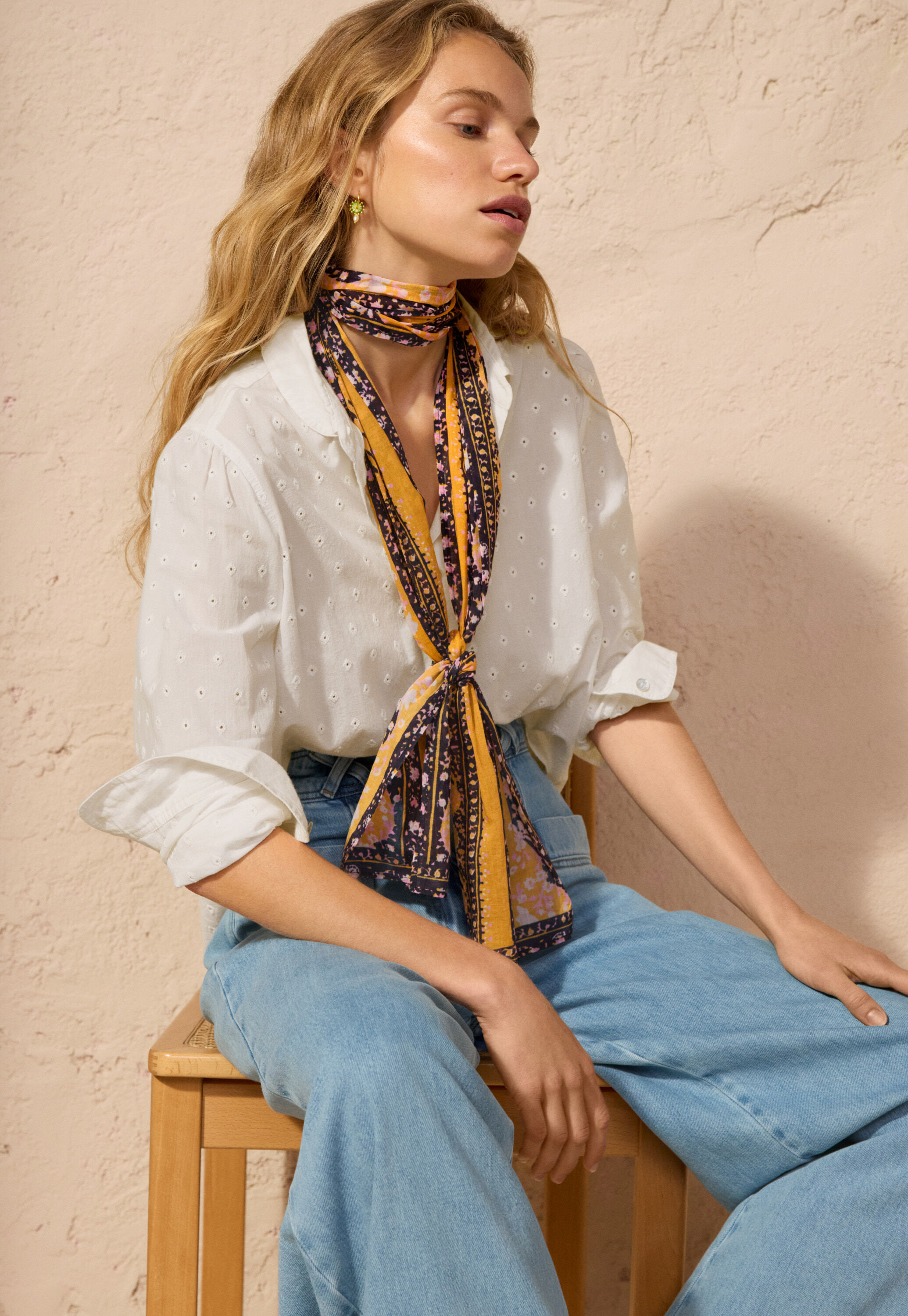 Broderie-Bluse