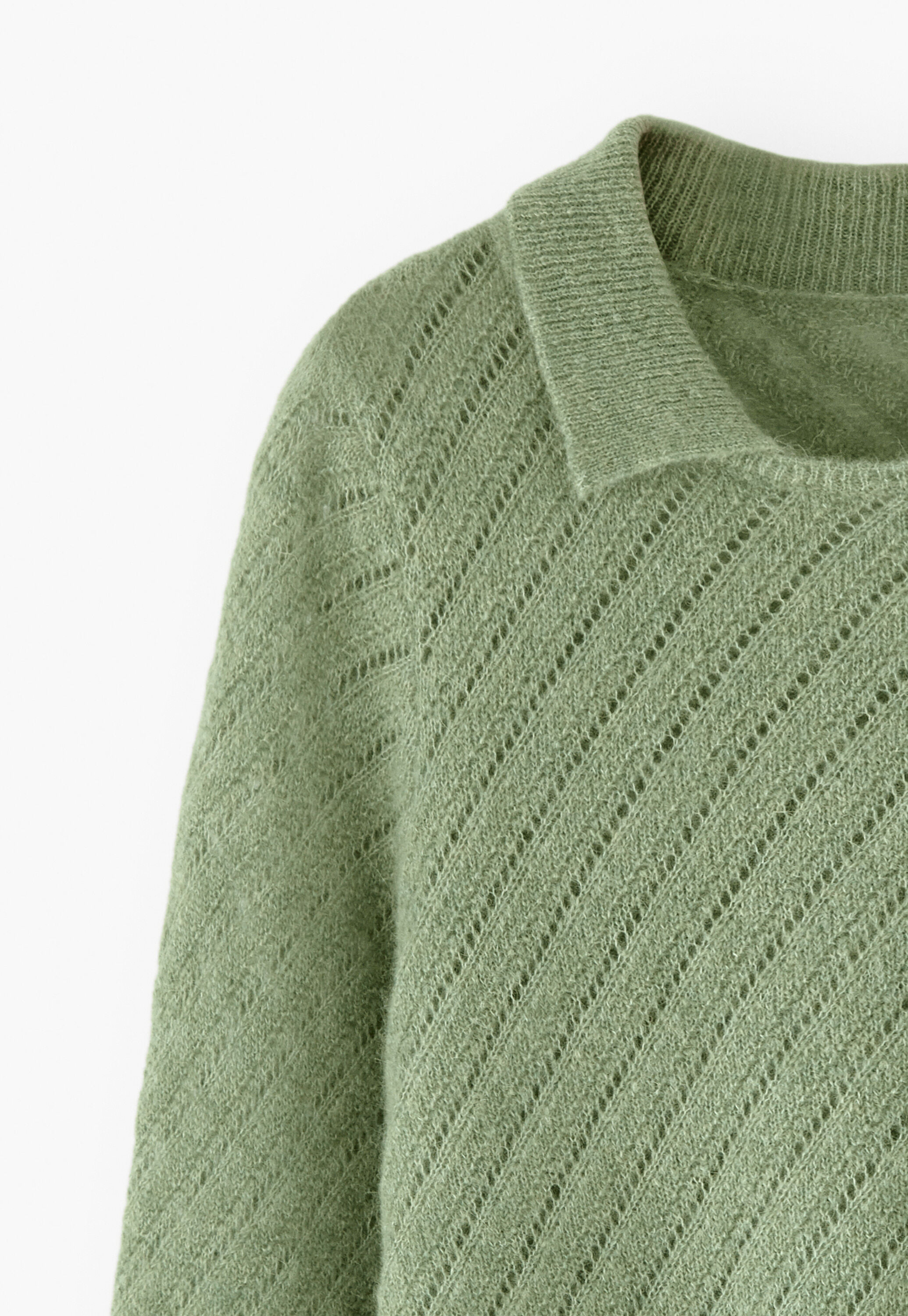 Pullover mit Kragen