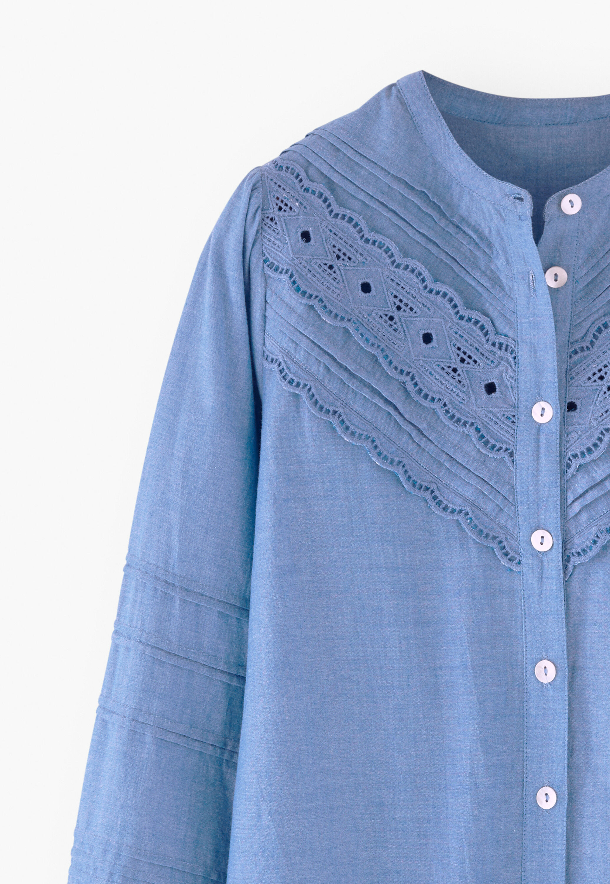 Chambray-Bluse mit Biesen