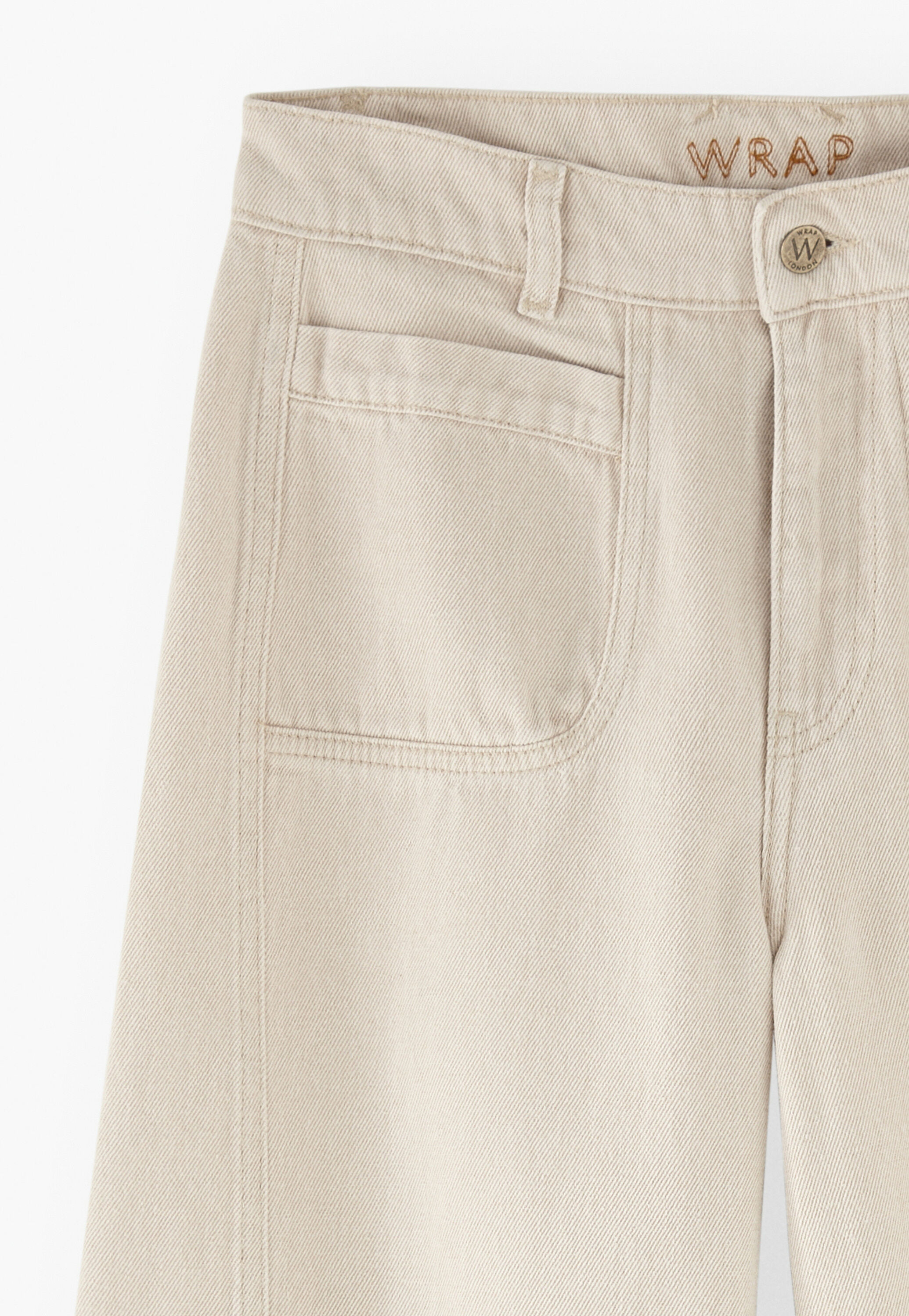 K&uuml;rzere, farbige Jeans