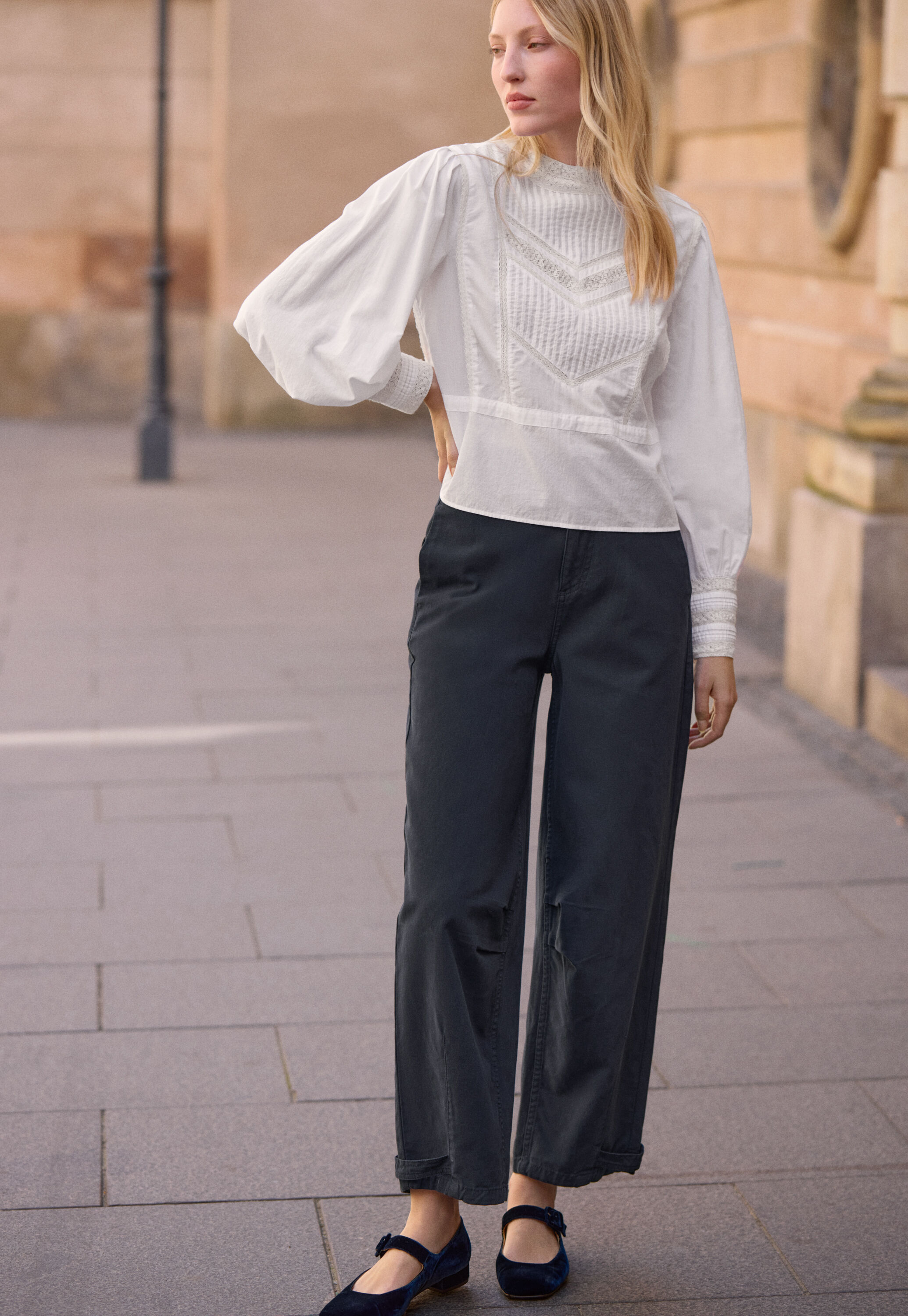 Hose mit verstellbarem Saum