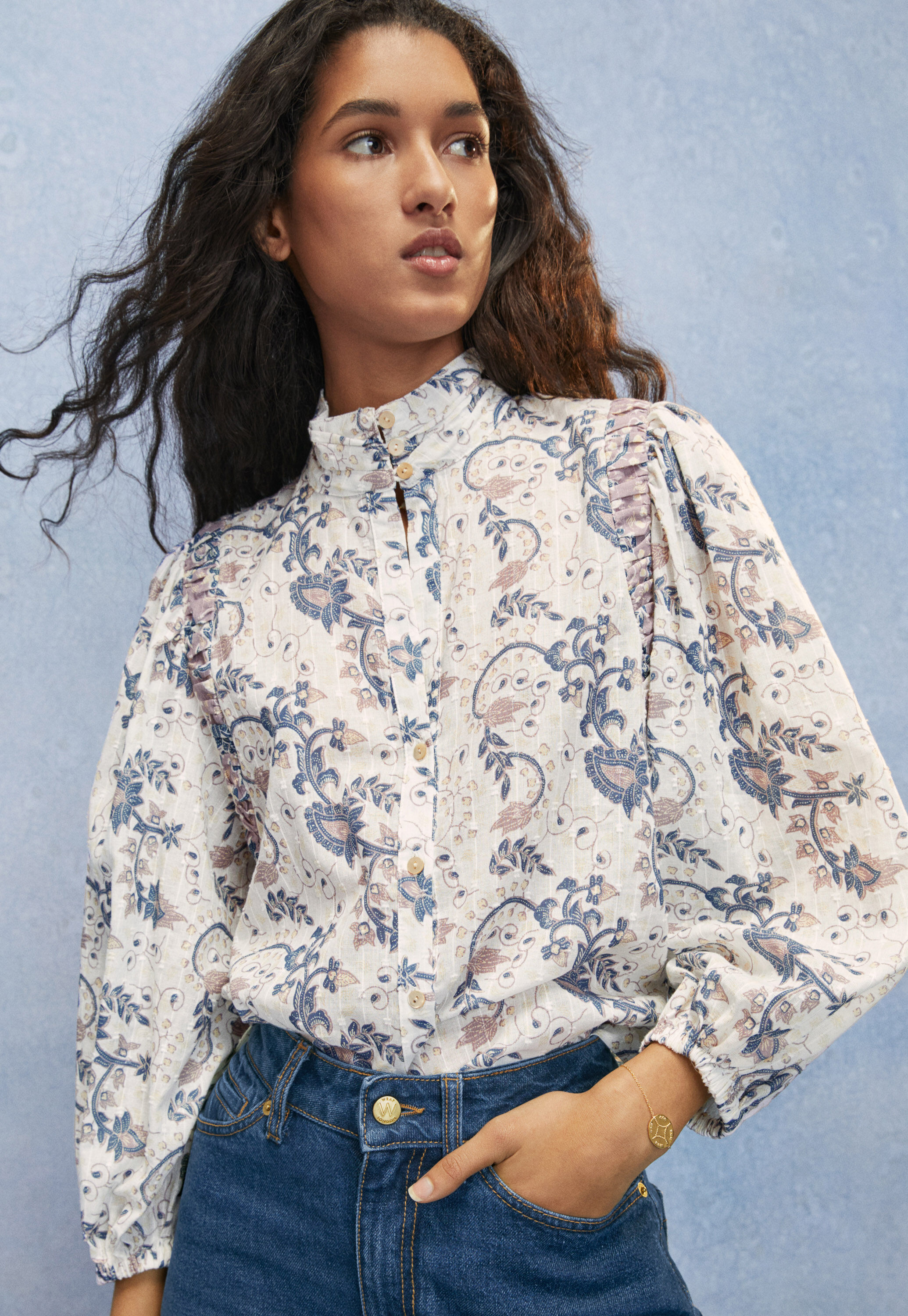 Bedruckte Bluse mit hohem Halsausschnitt