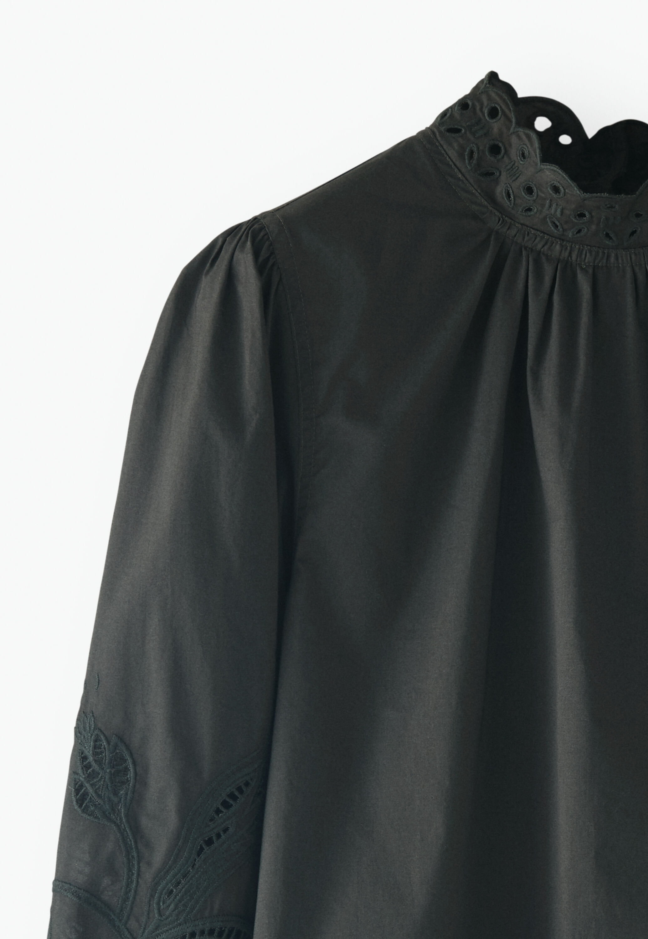 Hinten gekn&ouml;pfte Bluse