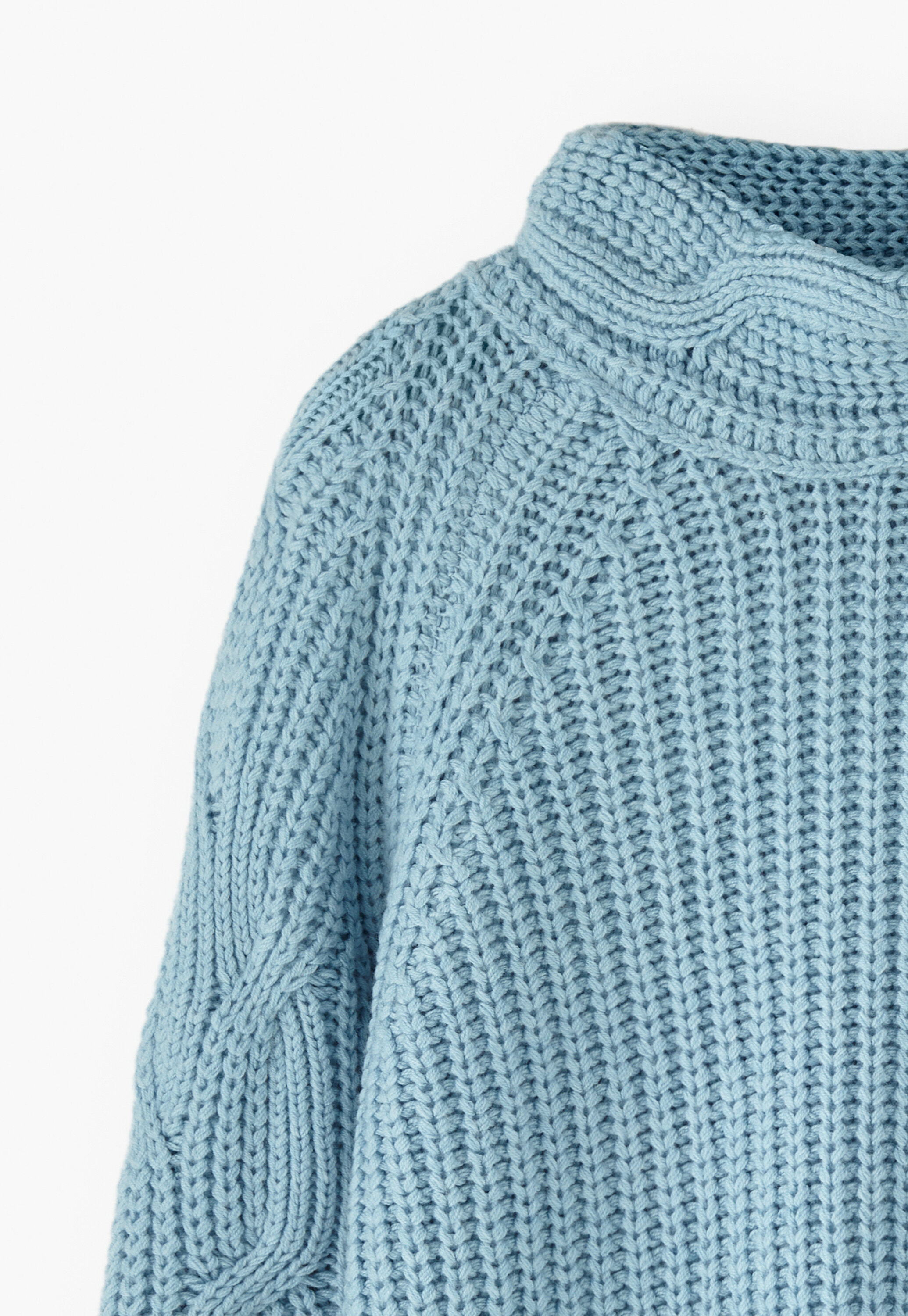 Pullover mit Zopfmuster