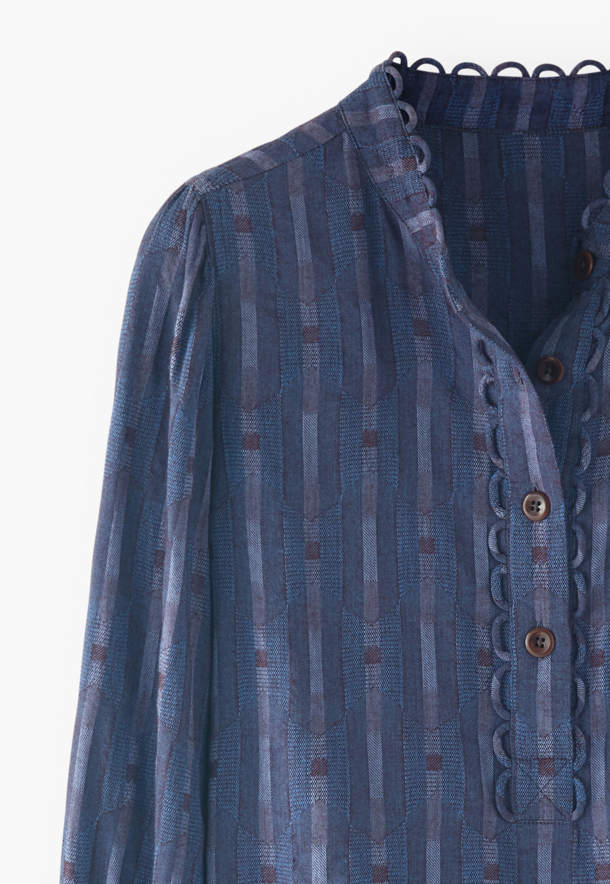 Bluse mit halber Knopfleiste