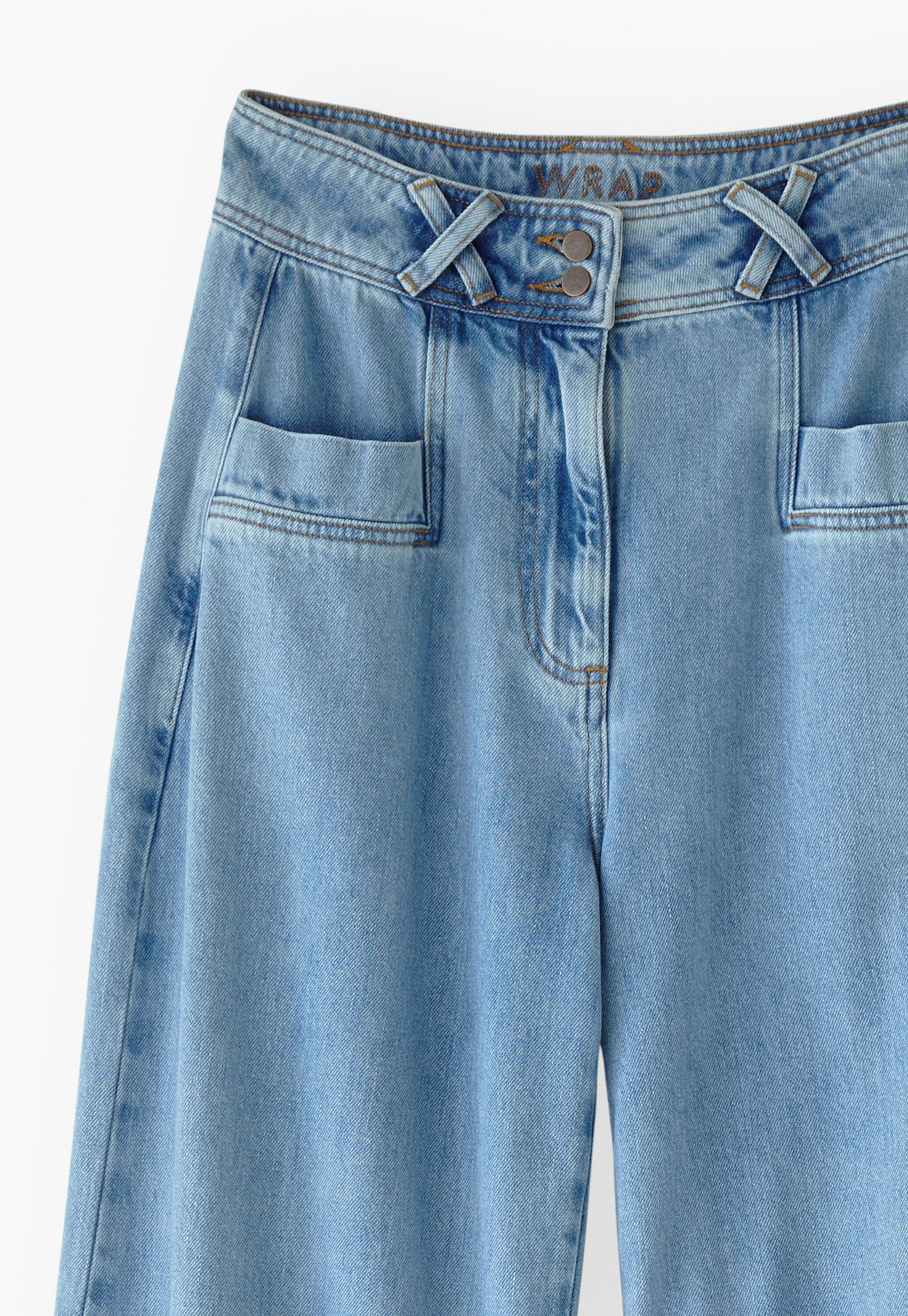 Flie&szlig;ende Jeans mit weitem Bein