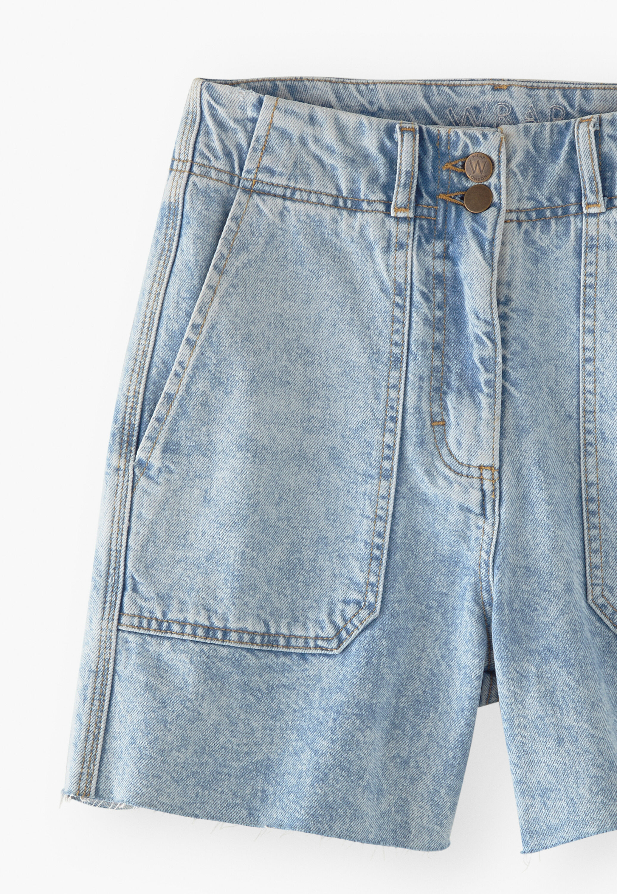 Shorts mit unvers&auml;ubertem Saum aus Denim