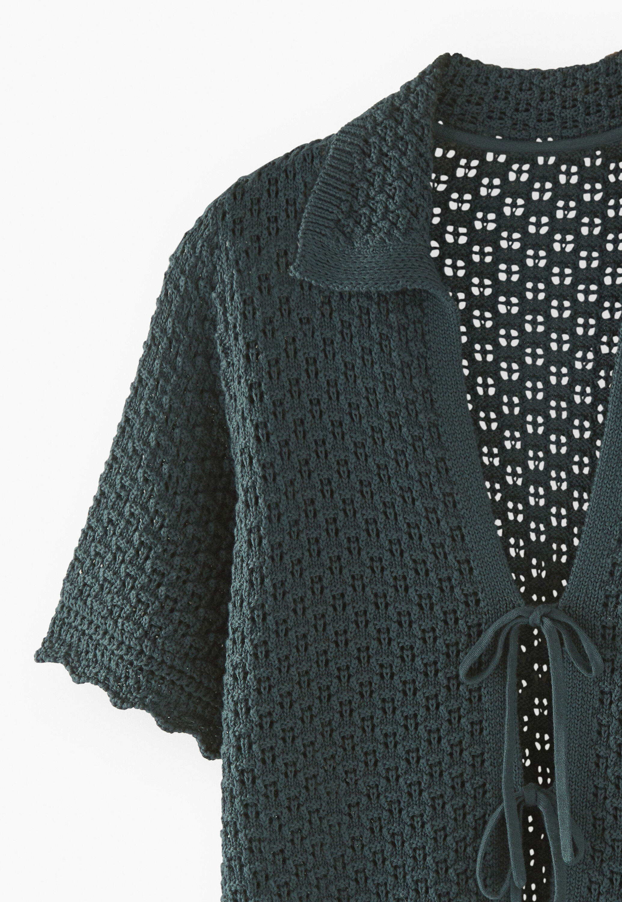 Vorne gebundener Pullover