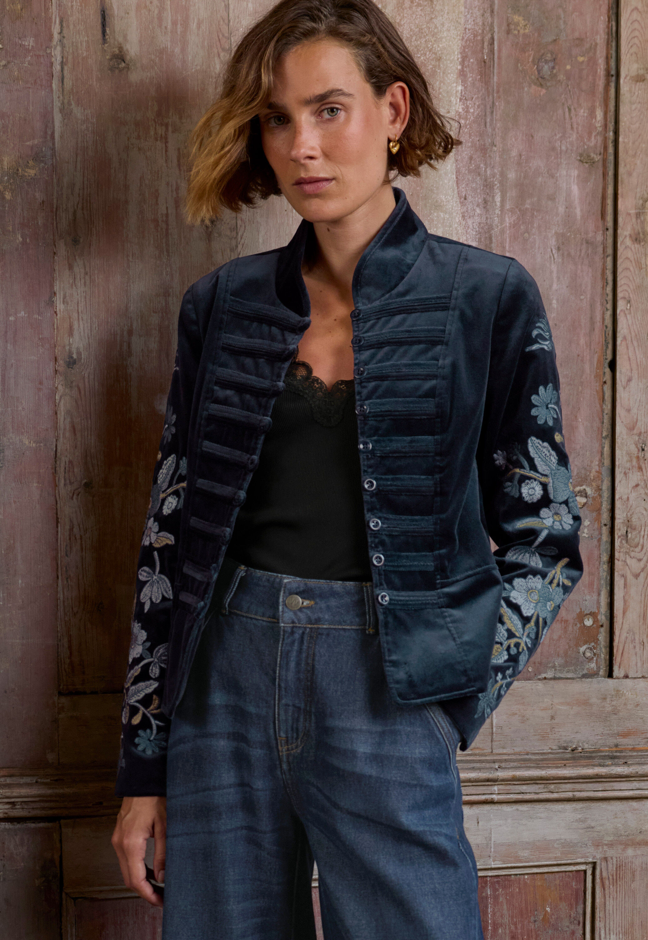 Bestickte Samtjacke, Mitternacht, large