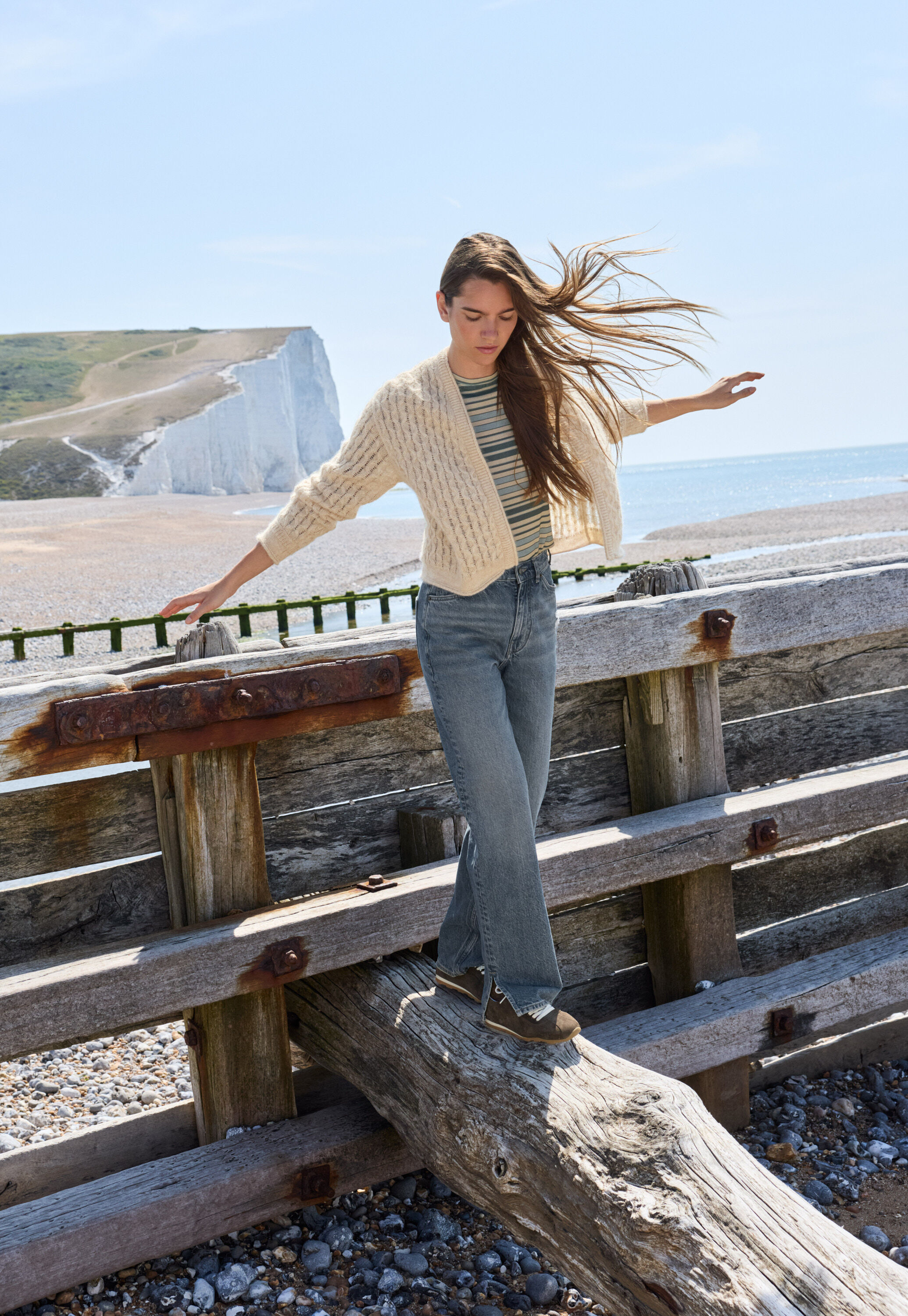 Jeans mit geschlitztem Saum