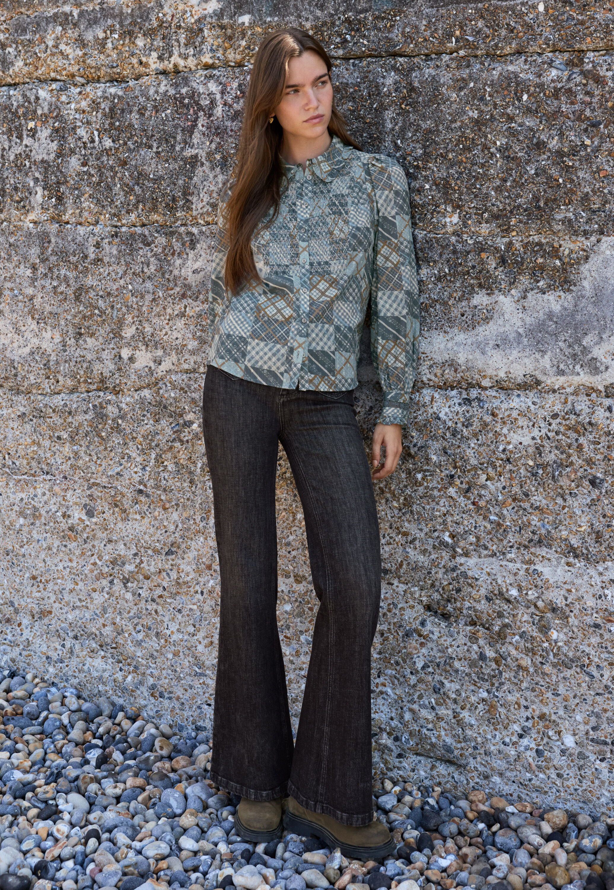Jeans mit geschlitztem Saum