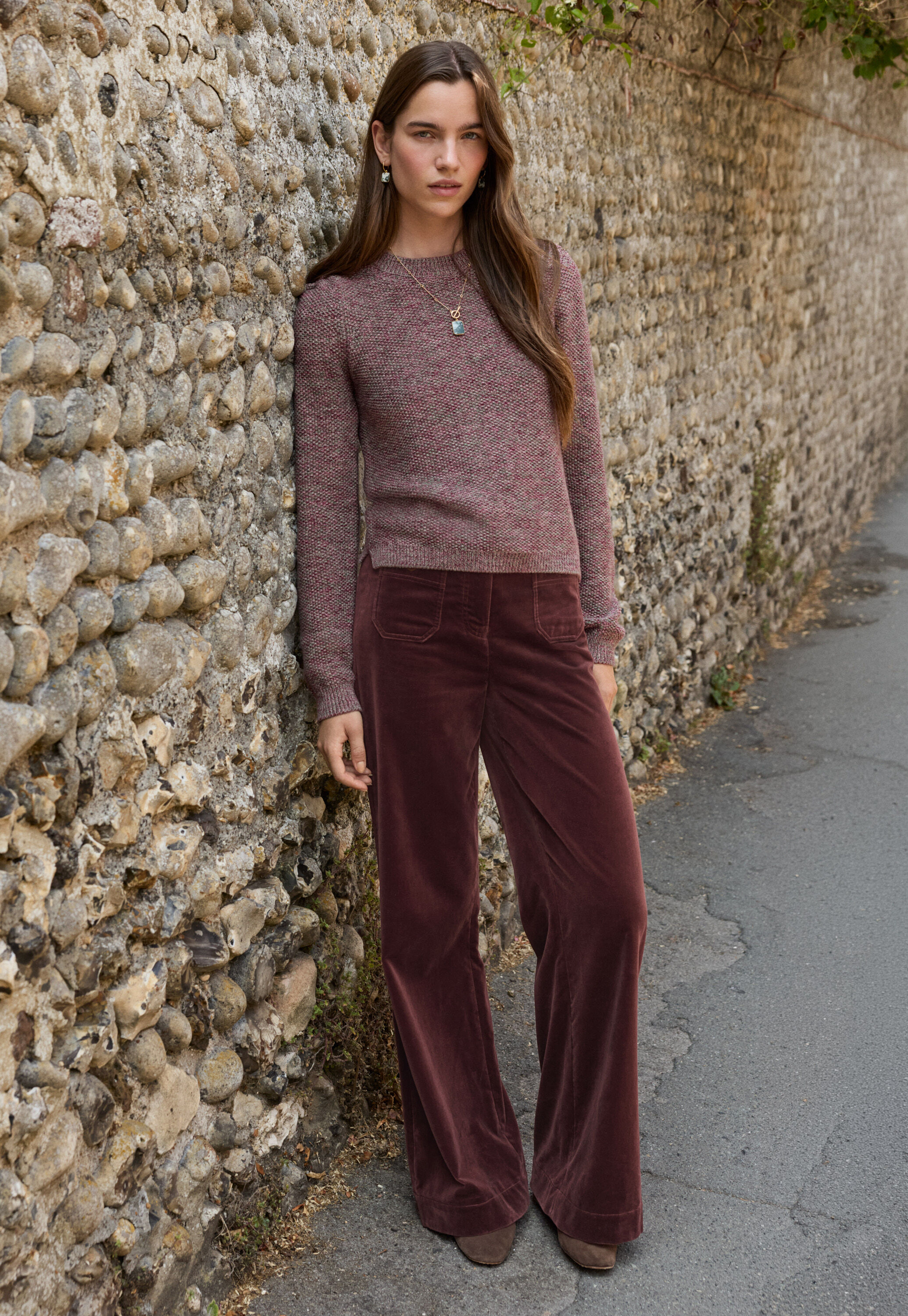 Samthose mit weitem Bein, Braune Beere, large