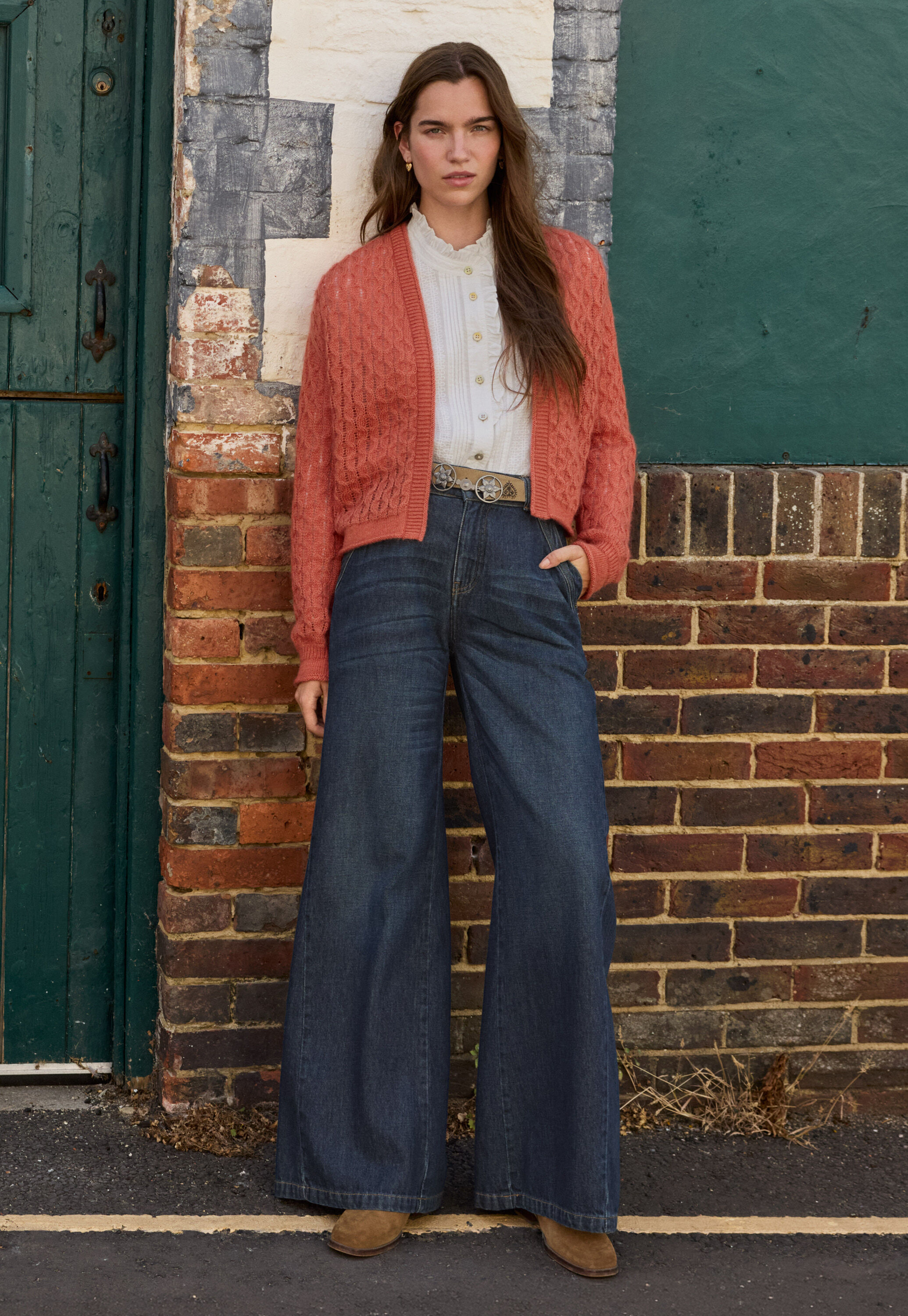 Jeans mit geschlitztem Saum