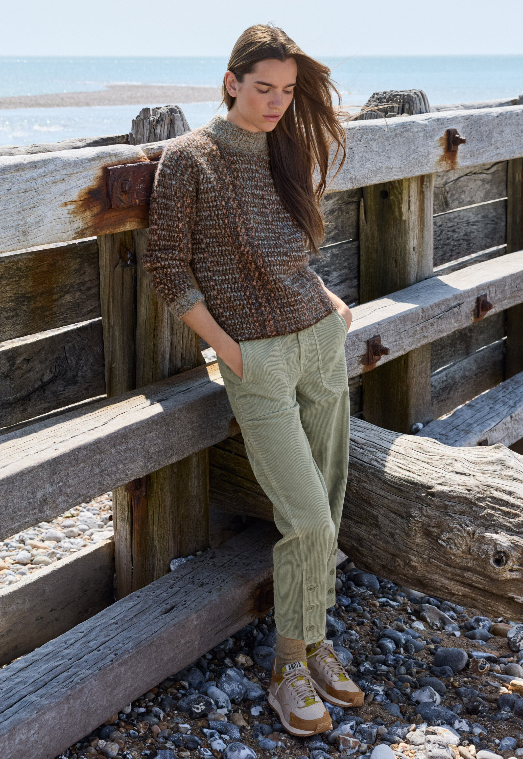 Boucl&eacute;-Pullover mit Trichterkragen