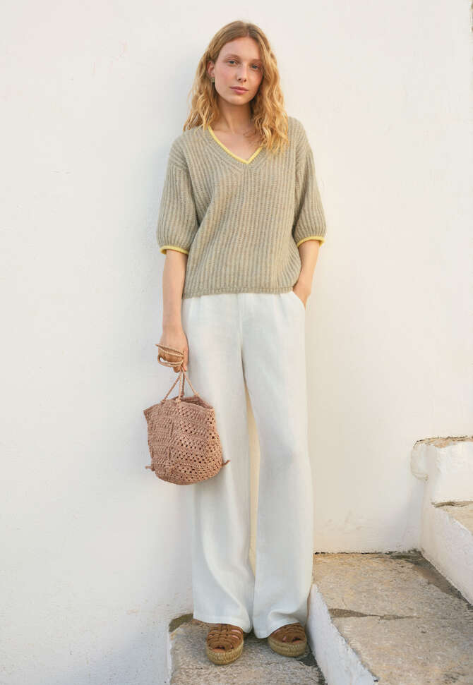 Ripppullover mit V-Ausschnitt, Kiesel, completeTheLook