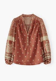 Bedruckte Bluse, Rote Tonerde, webstill