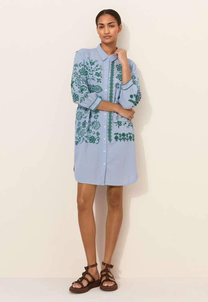 Kleid mit platzierter Stickerei, Helles Kornblumenblau, completeTheLook