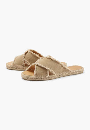 Sandalen mit &uuml;berkreuzten Riemen, Sand, webstill