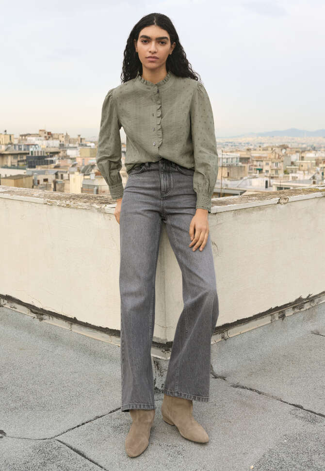 Broderie-Bluse mit R&uuml;schenkragen, Zartes Khakigr&uuml;n, completeTheLook