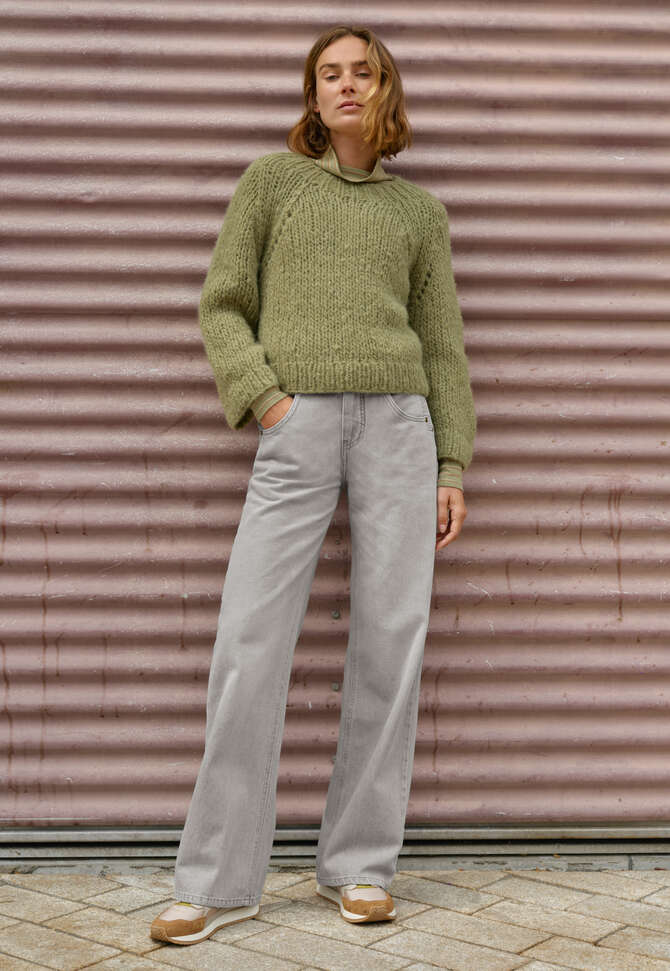 Handgestrickter Pullover, Zartes Oliv, completeTheLook